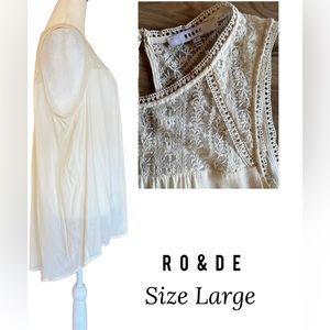RO & DE Ivory Sleeveless Hi-Low Blouse with Embroidered Lace Top / Size Large